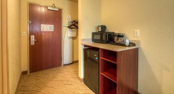 Cobblestone Hotel&suites -